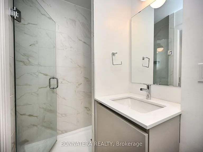405 Dundas St W #319 — Photo 26