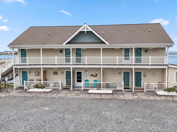 6206 Marsh Island Dr, Chincoteague, VA 23336