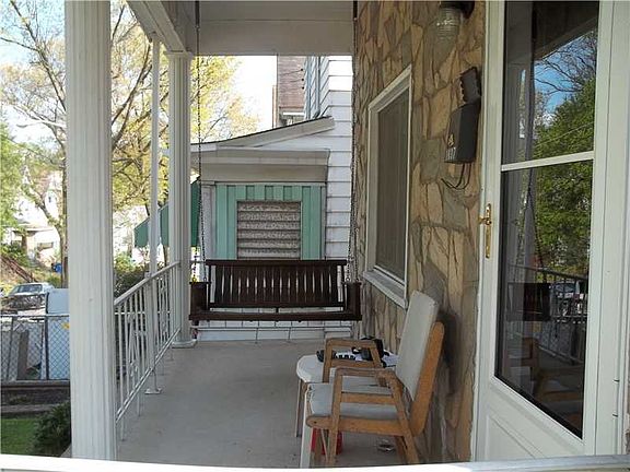 3rd image of 1037 Uvilla St