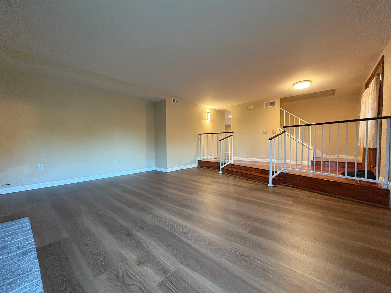 4 bed, 2268 sqft, $4,100 — Photo 3