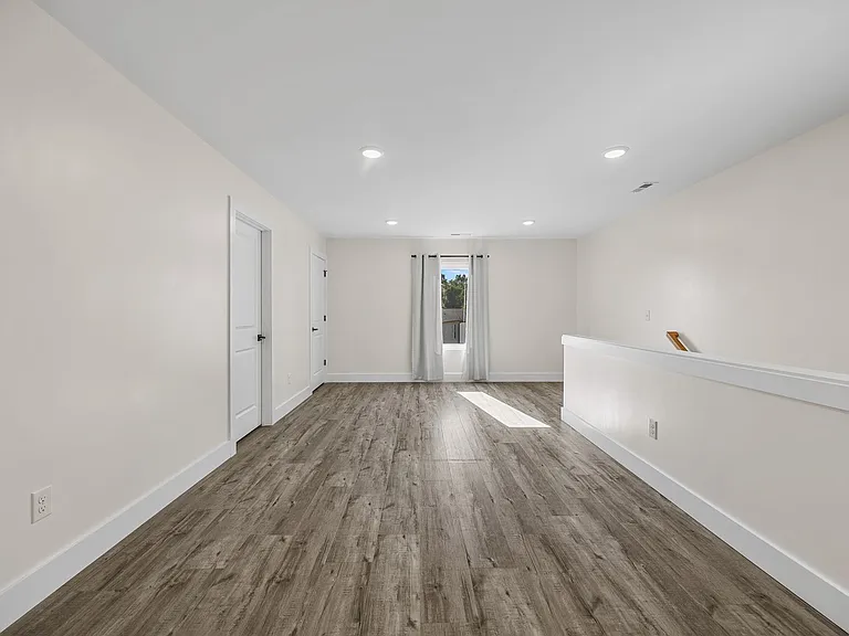 32 Beverly Hills Dr — Photo 14