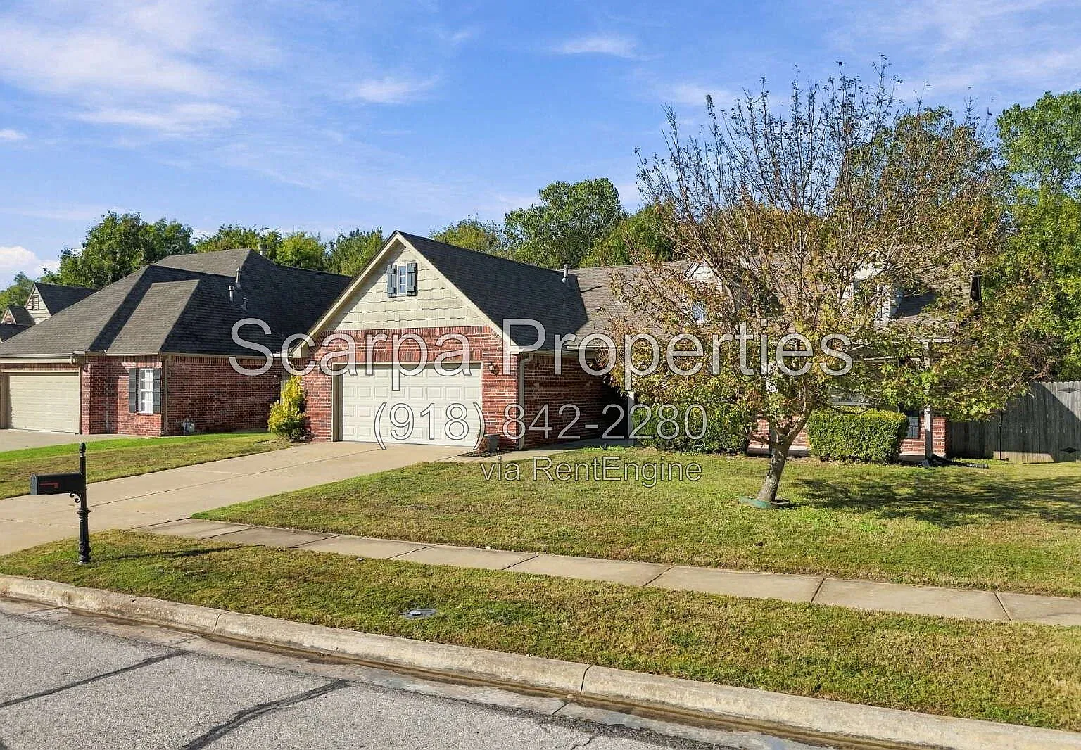 3 bed, 2.0 bath, 1820 sqft, $2,000 — Photo 2