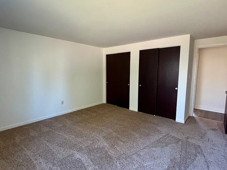 Losson Garden Apartments — Photo 11