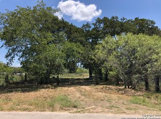 518 Terrace Hill Ln, Floresville, TX 78114