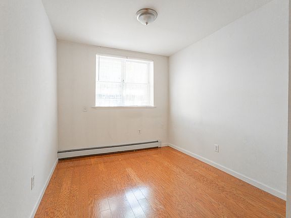 5th image of 1367 Dekalb Ave APT 1
