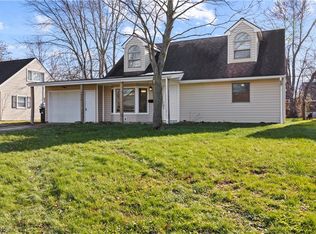 4900 Redwood Dr, Sheffield Lake, OH 44054