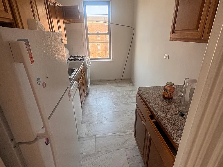 4915 Broadway #6L — Photo 10