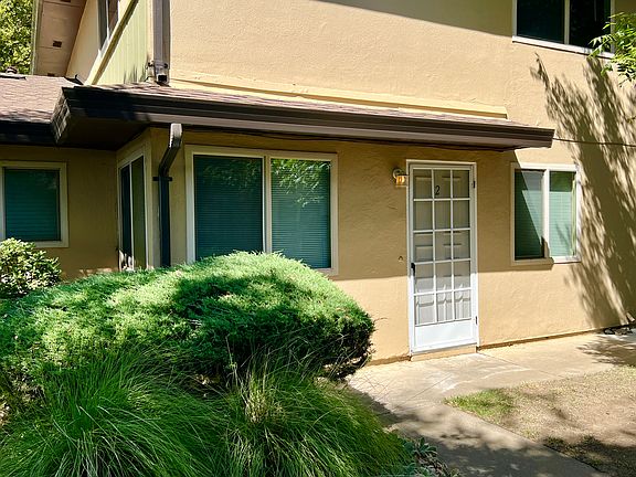 2nd image of 2720 Pole Line Rd APT 2