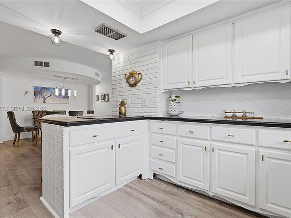2nd image of 1040 Crystal Lake Dr APT 3