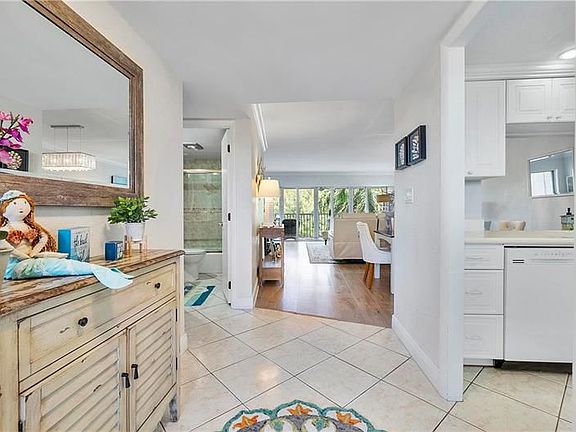 4th image of 1537 E Hillsboro Blvd APT 444