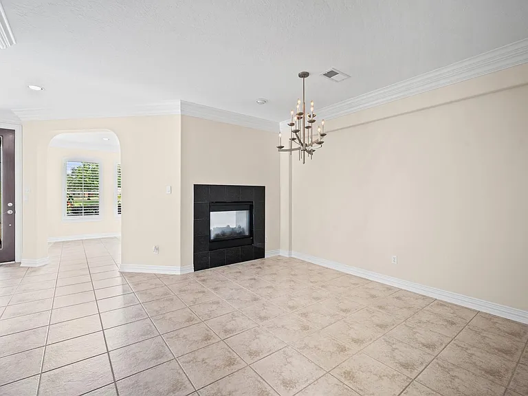 2047 Palm Forest Ln — Photo 8
