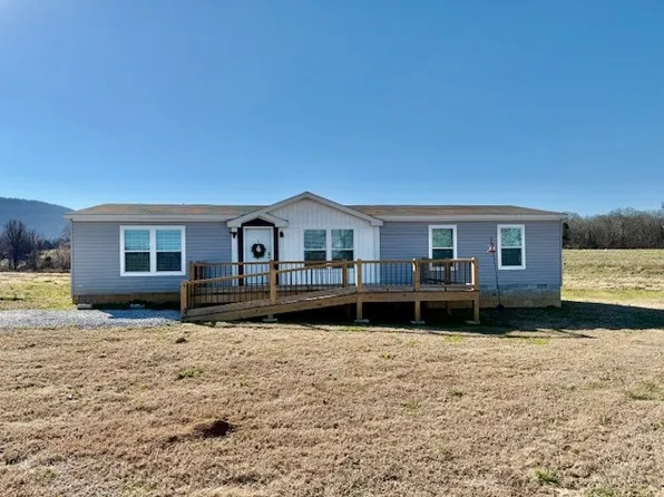 621 Laxson Rd, Pelham, TN 37366