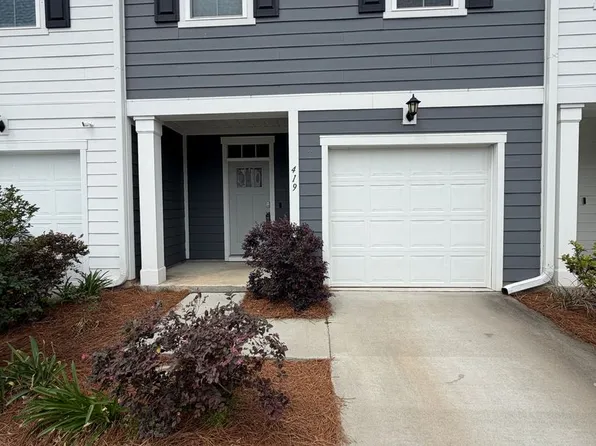 419 Trotters Ln, Moncks Corner, SC 29461
