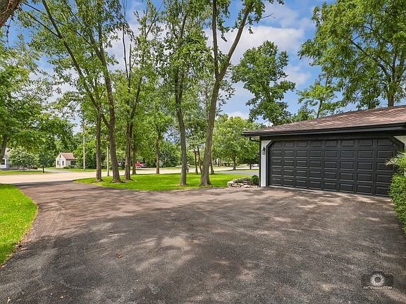 3rd image of 20023 S Wolf Rd