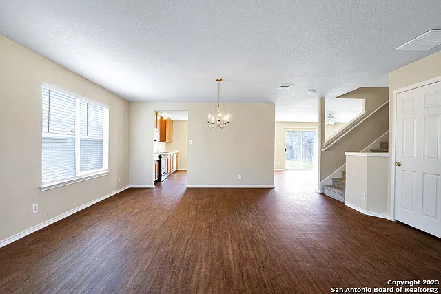 4 bed, 2.5 bath, 2278 sqft, $1,695 — Photo 4