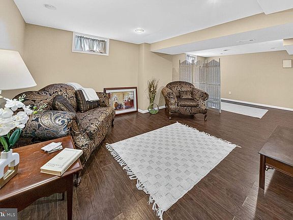 2nd image of 6117 Osborn Rd