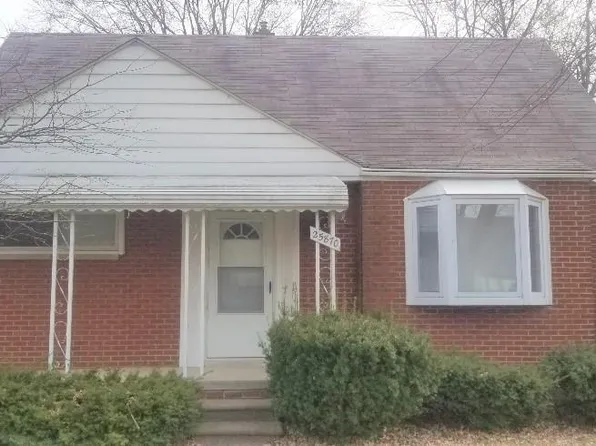 25870 Fortuna St, Roseville, MI 48066