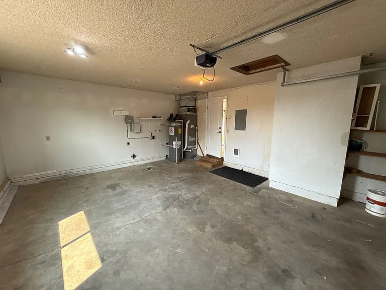 3641 Cherrylawn Ct NE — Photo 26