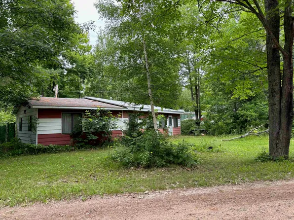 265 Pine St, Gladwin, MI 48624