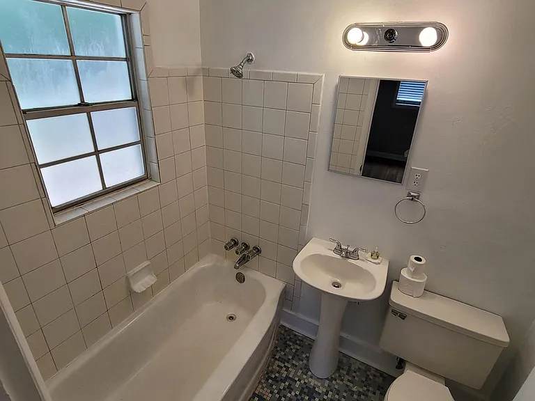 825 S Graham St — Photo 8