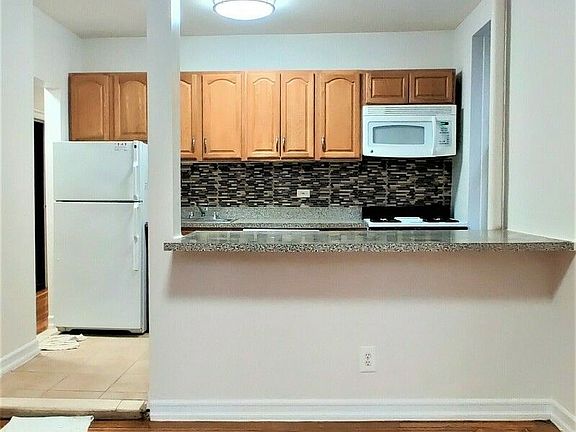 2nd image of 718 W 178th St APT 32