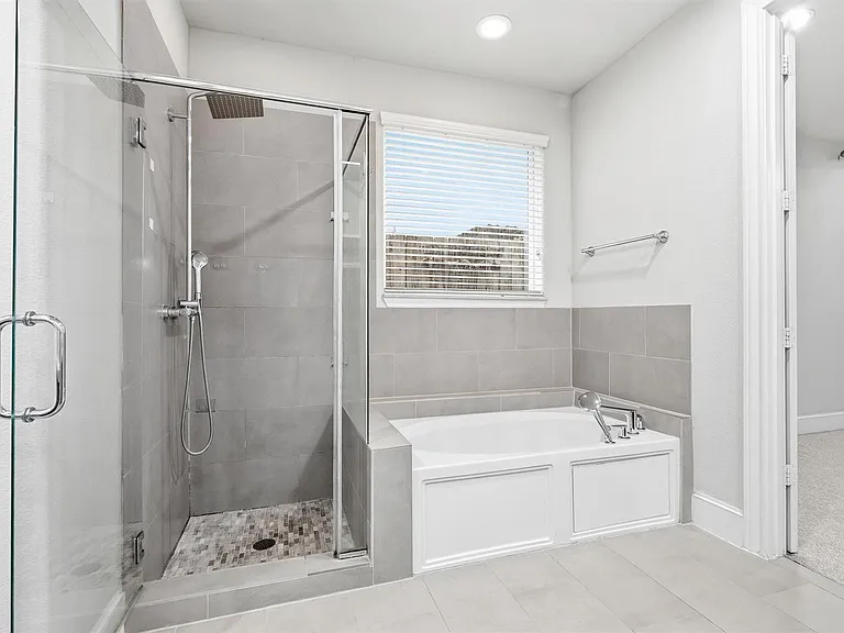 9614 Riddlewood Ln — Photo 11