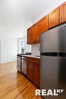 Rented by REAL New York | media 5