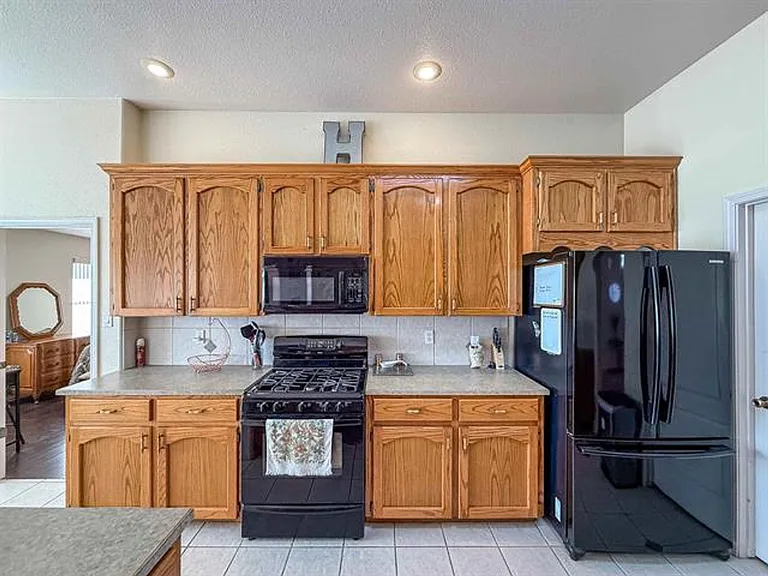 2409 Saguaro Loop — Photo 18