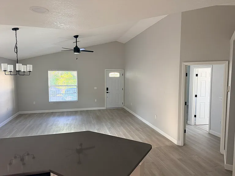 802 E North Bay St — Photo 6