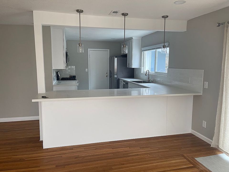 1st image of 3908-10 N 58th St