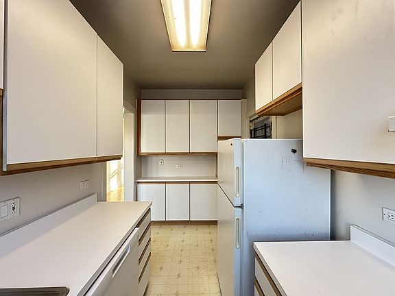 4th image of 1321-321 Oak Ave #M08r