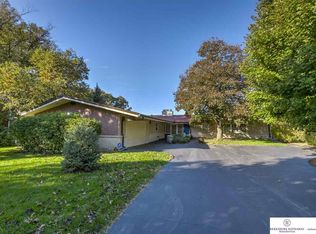 9904 Florence Heights Blvd, Omaha, NE 68112