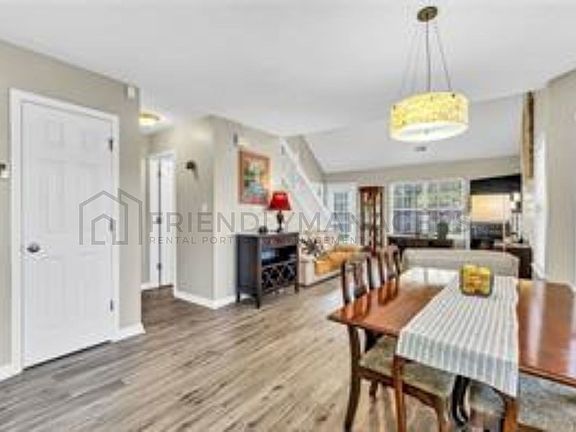 5th image of 3046 Renaissance Pkwy