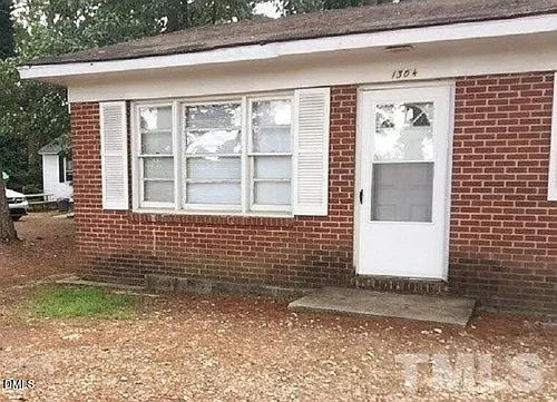 1304 Gorman St Photo 1