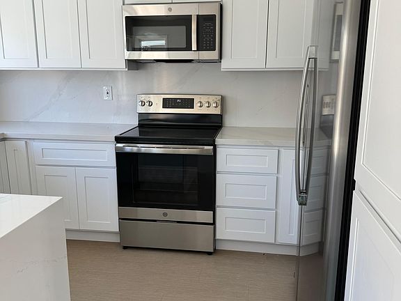 4th image of 390 Grovewood Loop