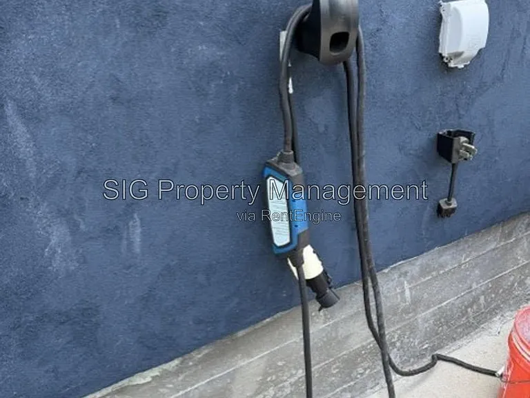 2748 Hollister Ter — Photo 21