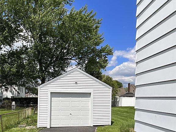3rd image of 54 Melbourne Ave