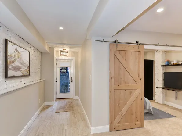 724 5th St NE APT B, Washington, DC 20002