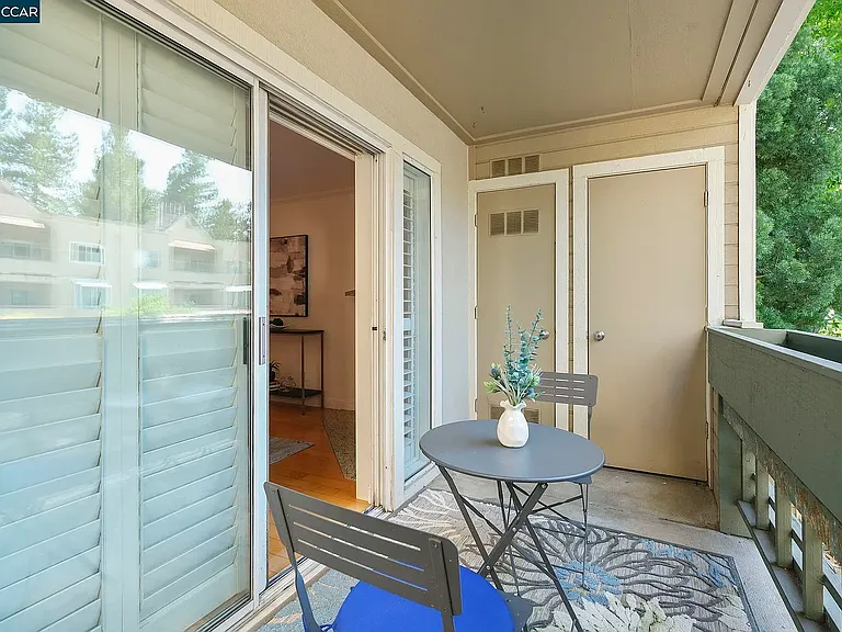 2530 Oak Rd #202 — Photo 17