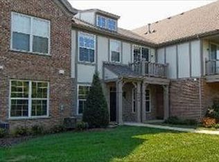 240 Rosehall Dr UNIT 140, Lake Zurich, IL 60047