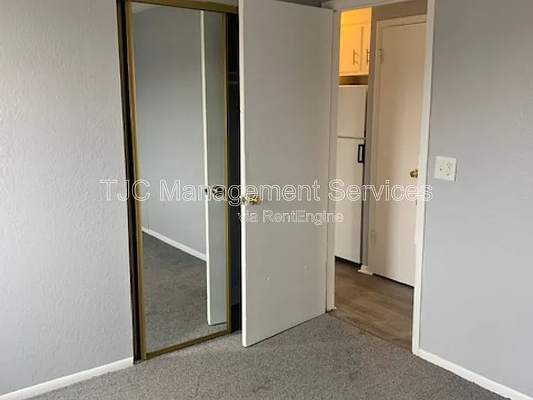 1138 N Corona St #301 — Photo 14