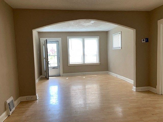 1st image of 3821 Manola Ave