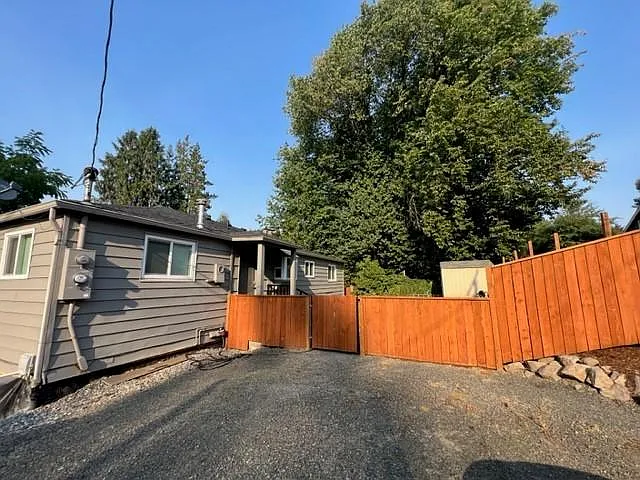 Driveway / Parking