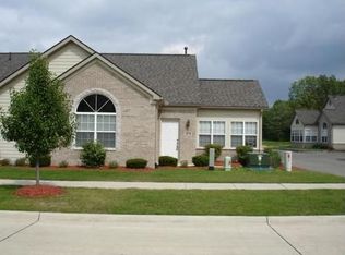 1190 Abbey Ct, Westland, MI 48185