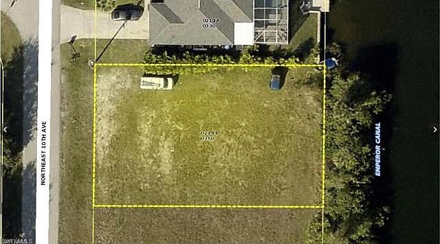 2nd image of 1711 NE 10th Ave