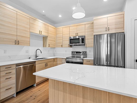 Full Size Appliances, Fridge w/ Ice Maker, Microwave, Dishwasher, Large Sink, Large Island, Pantry Closet