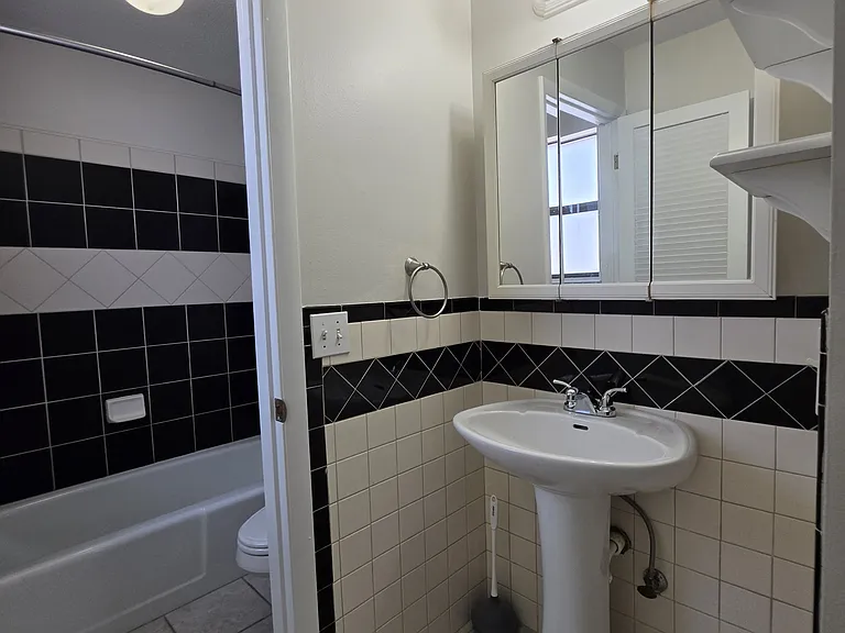 1448 Tina Dr #1 — Photo 27