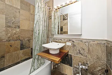 Rented by R New York