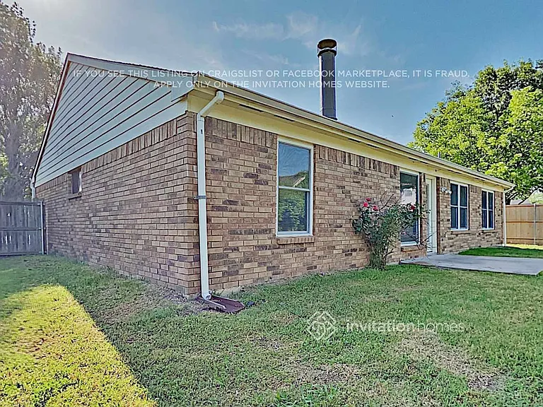 5345 Colonial Dr — Photo 10