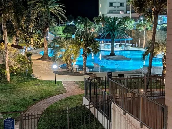 9520 Seawall Blvd APT 143, Galveston, TX 77554